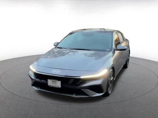 2025 Hyundai ELANTRA SEL