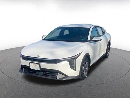 Snow White Pearl 2025 Kia K4 LXS