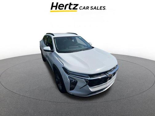 Summit White 2025 Chevrolet Trax LT