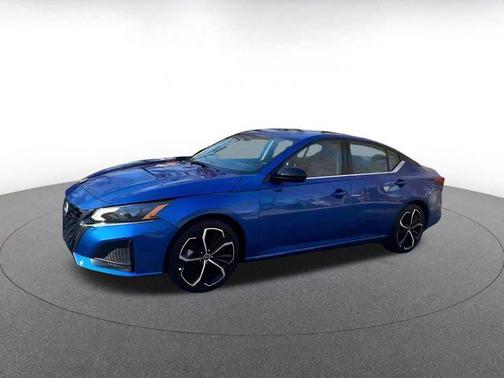 2025 Nissan Altima SR FWD