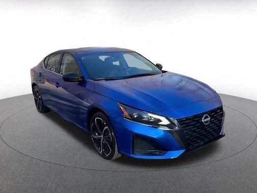 2025 Nissan Altima SR FWD