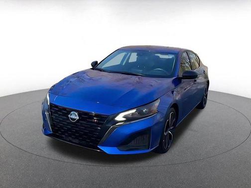 2025 Nissan Altima SR FWD