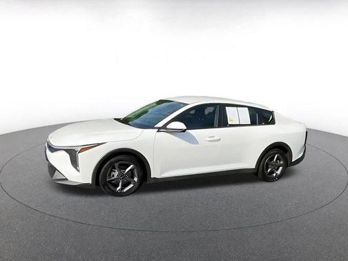 Snow White Pearl 2025 Kia K4 LXS