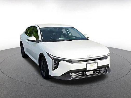 Snow White Pearl 2025 Kia K4 LXS