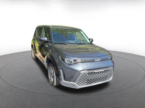 Gravity Gray 2025 Kia Soul LX