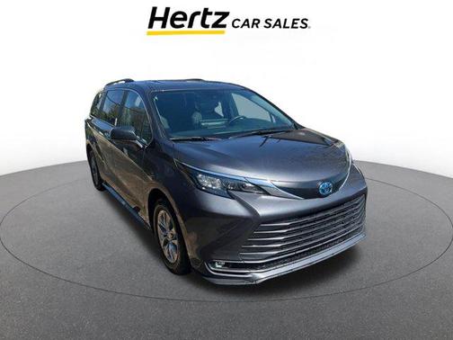 2025 Toyota Sienna XLE
