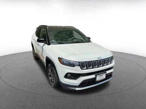 Bright White Clearcoat 2025 Jeep Compass Trailhawk