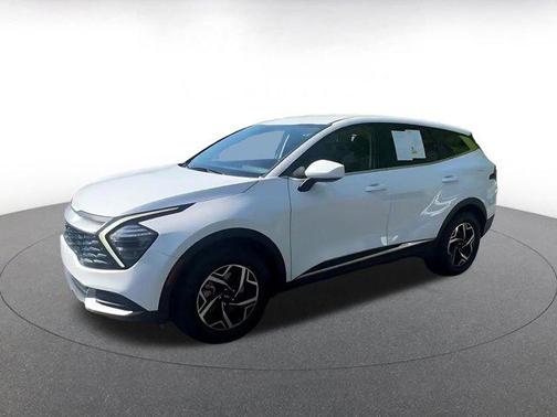 Glacial White Pearl 2025 Kia Sportage LX