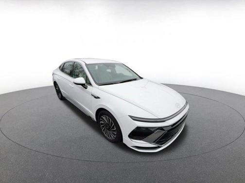 2025 Hyundai SONATA Hybrid SE