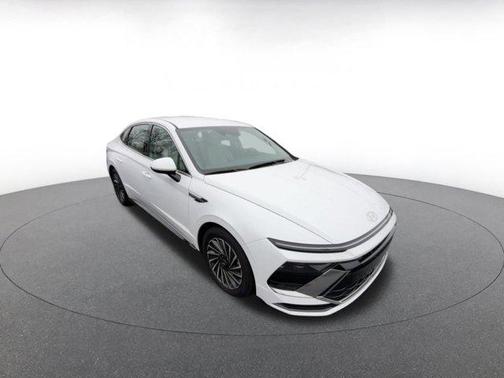 2025 Hyundai SONATA Hybrid SE