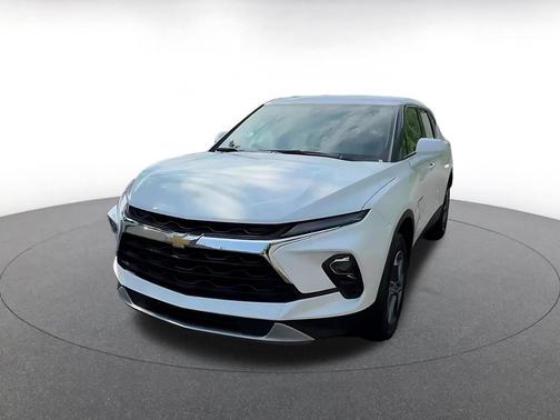 Summit White 2025 Chevrolet Blazer 2LT