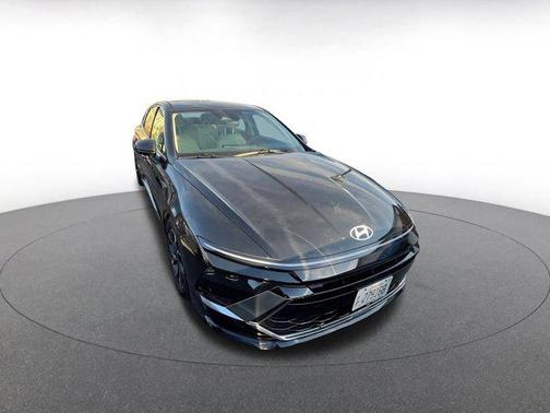 2025 Hyundai SONATA Hybrid SE