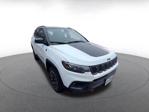 2025 Jeep Compass Trailhawk