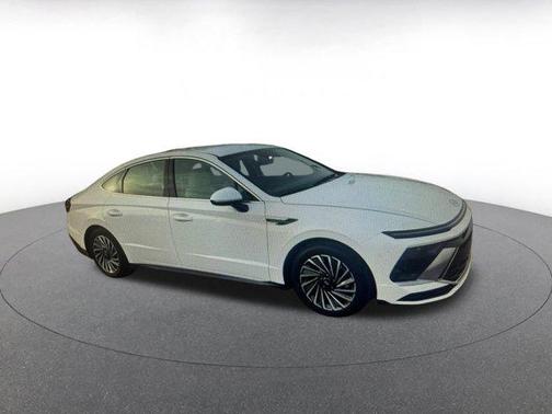 2025 Hyundai SONATA Hybrid SE