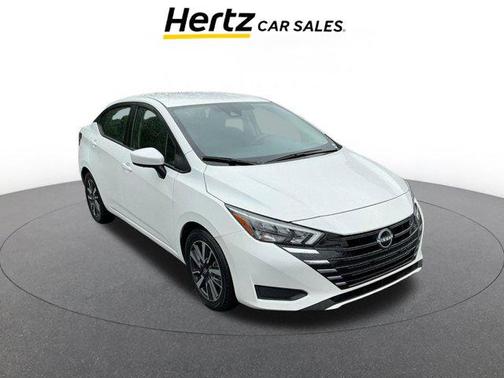 Aspen White Tricoat 2025 Nissan Versa 1.6 SV