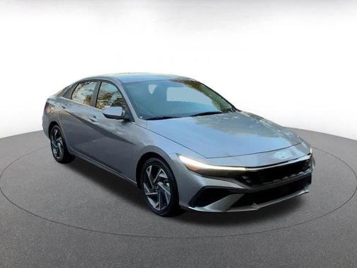 2025 Hyundai ELANTRA SEL