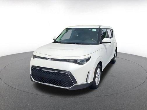 Snow White Pearl 2025 Kia Soul LX