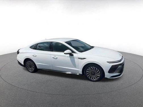 2024 Hyundai SONATA Hybrid SE