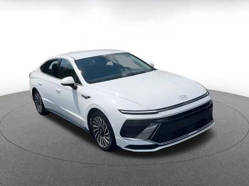 2024 Hyundai SONATA Hybrid SE