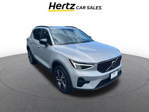 2024 Volvo XC40 CORE