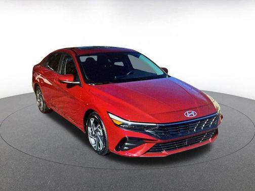 2025 Hyundai ELANTRA SEL