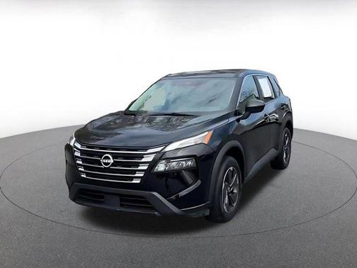 Super Black 2025 Nissan Rogue SV