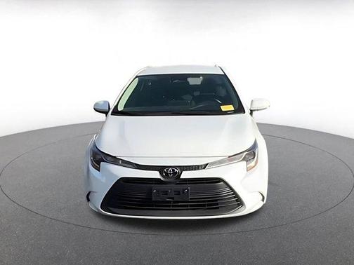 Ice Cap 2025 Toyota Corolla LE