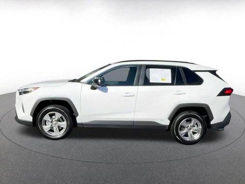 2025 Toyota RAV4 Hybrid LE