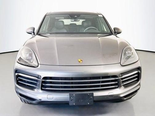 Chalk 2023 Porsche Cayenne Base