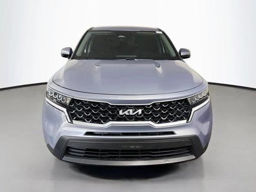 Everlasting Silver 2023 Kia Sorento LX
