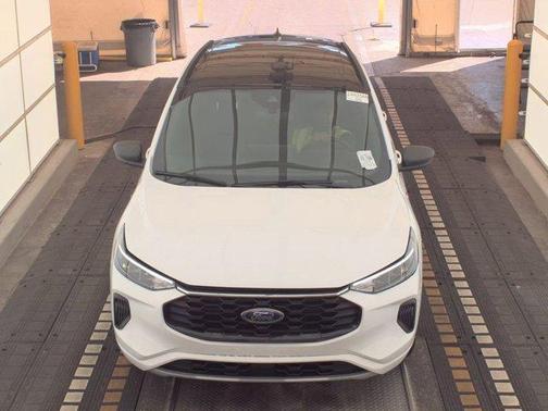 Oxford White 2023 Ford Escape ST-Line