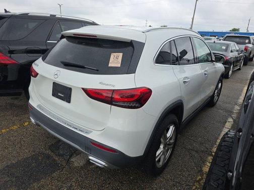 Polar White 2022 Mercedes-Benz GLA 250 Base 4MATIC