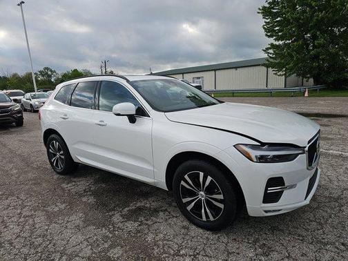 Crystal White Metallic 2023 Volvo XC60 B5 Core