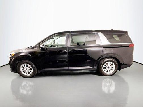 Aurora Black Pearl 2023 Kia Carnival LX