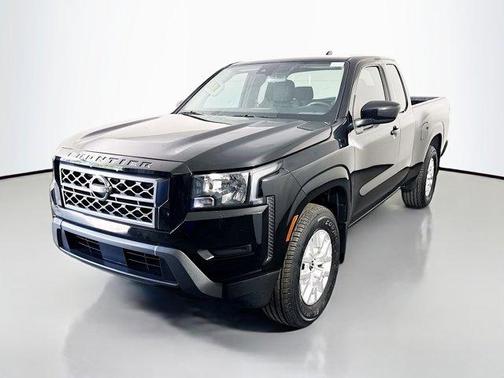 Black 2023 Nissan Frontier SV