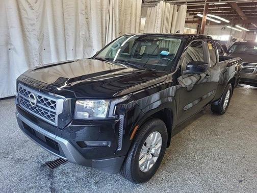 Black 2023 Nissan Frontier SV