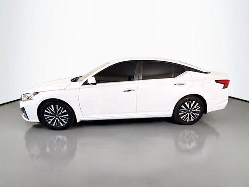 White 2023 Nissan Altima 2.5 SV