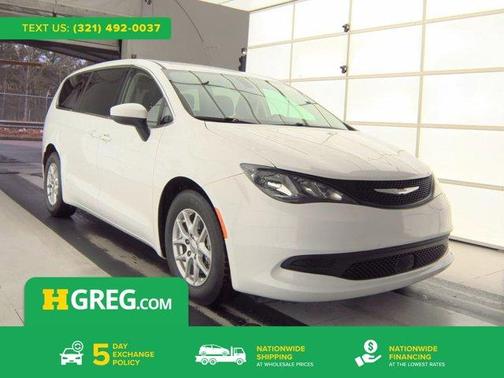 2022 Chrysler Voyager LX