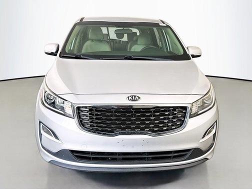 Silky Silver 2019 Kia Sedona L