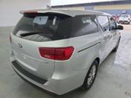 Silky Silver 2019 Kia Sedona L