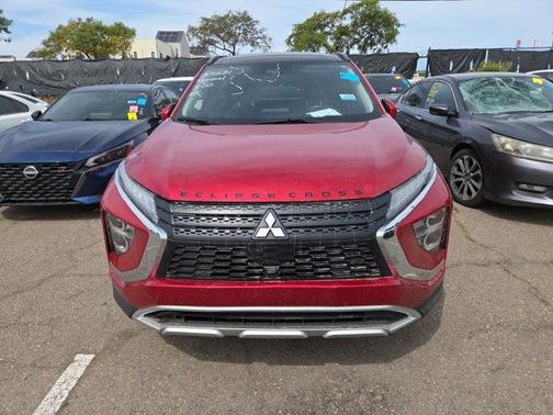 Labrador Black Pearl 2023 Mitsubishi Eclipse Cross SE