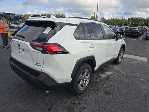Ice 2024 Toyota RAV4 Hybrid XLE