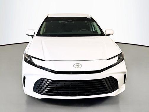 Ice 2025 Toyota Camry LE