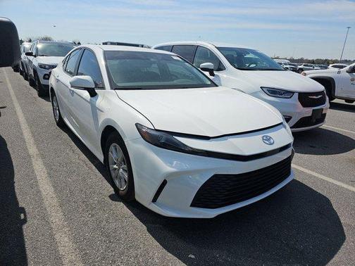 Ice 2025 Toyota Camry LE