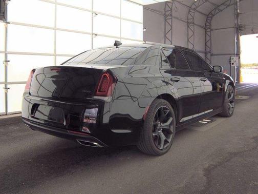Gloss Black 2022 Chrysler 300 Touring