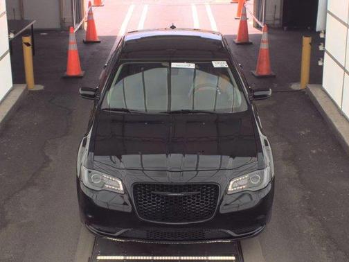Gloss Black 2022 Chrysler 300 Touring