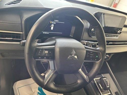 2023 Mitsubishi Outlander SE Black Edition