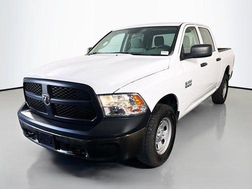 Bright White Clearcoat 2018 RAM 1500 ST