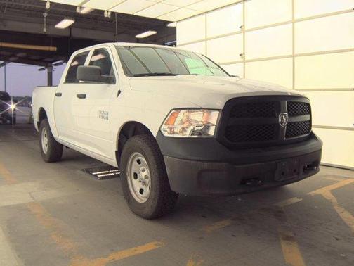 Bright White Clearcoat 2018 RAM 1500 ST