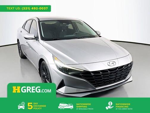 Shimmering Silver Pearl 2021 Hyundai ELANTRA SEL